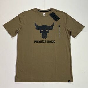 Size M Under Armour Project Rock Bull logo
Men's Short Sleeve Shirt 1383191-251
